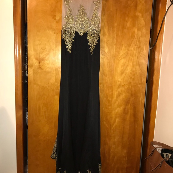 Black and gold evening dresses - Picture 3 of 4